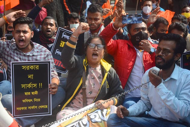India: Protest for school opening in college amid pandemic situation BJP (Bharatiya Janata Party) supporters and students blocked roads to protest against reopening of the school college amid pandemic situation. Kolkata West Bengal India Copyright: RahulxSadhukhan