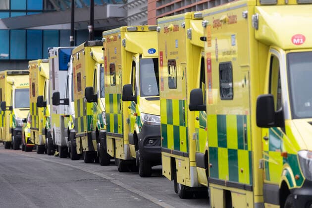 (220129) -- LONDON, Jan. 29, 2022 -- Photo taken on Jan. 28, 2022 shows ambulances parked outside the Royal London Hospital in London, Britain. A new form of Omicron named BA.2 has been designated a variant under investigation, with 426 cases of the Omicron variant sub-lineage confirmed in the United Kingdom (UK), the UK Health Security Agency (UKHSA) said Friday. (Photo by Xinhua) BRITAIN-LONDON-COVID-19-OMICRON RayxTang 