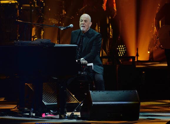 HOLLYWOOD FL - JANUARY 28: Billy Joel performs at Hard Rock Live held at the Seminole Hard Rock Hotel & Casino on January 28, 2022 in Hollywood, Florida. Copyright: xmpi04x