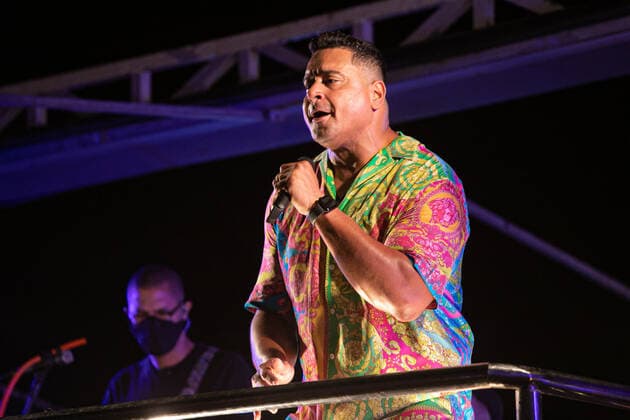 January 29, 2022, Florianopolis, Santa Catarina: Brazilian singer Xanddy, from the band Harmonia do Samba, cheers up the audience during a show at Folia no Park, a super micareta with the right to electric trio, abada and the best attractions of the Axe musical rhythm in the trendy summer of Jurere Internacional, in Florianopolis on Friday (29).  Copyright: xLecoxVianax