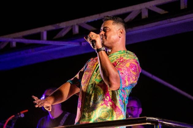 January 29, 2022, Florianopolis, Santa Catarina: Brazilian singer Xanddy, from the band Harmonia do Samba, cheers up the audience during a show at Folia no Park, a super micareta with the right to electric trio, abada and the best attractions of the Axe musical rhythm in the trendy summer of Jurere Internacional, in Florianopolis on Friday (29).  Copyright: xLecoxVianax
