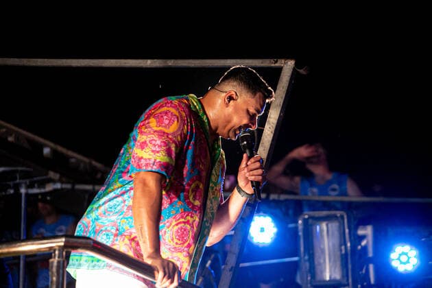 January 29, 2022, Florianopolis, Santa Catarina: Brazilian singer Xanddy, from the band Harmonia do Samba, cheers up the audience during a show at Folia no Park, a super micareta with the right to electric trio, abada and the best attractions of the Axe musical rhythm in the trendy summer of Jurere Internacional, in Florianopolis on Friday (29).  Copyright: xLecoxVianax