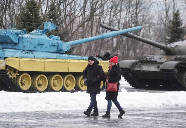Daily Life In Ukraine Amid Russia Border Tensions People walk in the National Museum of the History of Ukraine in the Second World War in the capital Kyiv, Ukraine on 29 January 2022. Russia has deployed about 130,000 troops to the borders of Ukraine taking into account the naval and aviation component, the Ukrainian defense minister said. Kyiv Ukraine  Copyright: xSTRx originalFilename: sindeyev-notitle220129_npMYQ.jpg