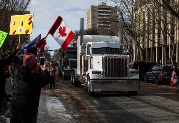 January 29, 2022, EDMONTON, AB, CANADA: People gather in support of the trucker convoy protesting measures taken by authorities to curb the spread of COVID-19 and vaccine mandates at the Alberta Legislature in Edmonton on Saturday, January 29, 2022. EDMONTON CANADA  - ZUMAc35_ 20220129_zaf_c35_101 Copyright: xJasonxFransonx