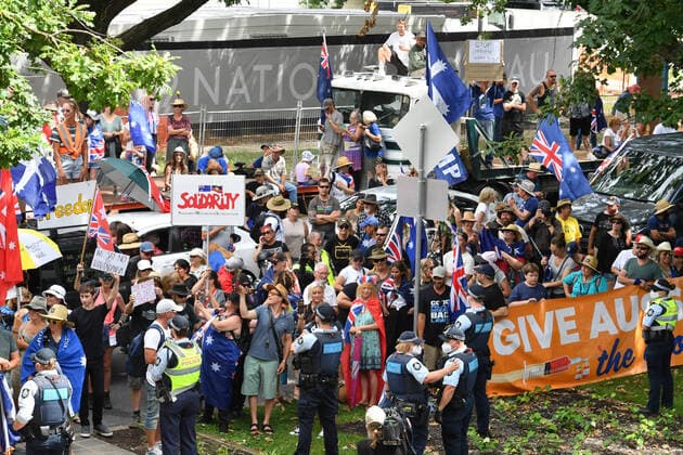 News Bilder des Tages COVID19 VACCINATION PROTEST CANBERRA, Protesters are seen during an anti-vaccination rally outside the National Press Club of Australia where Prime Minister Scott Morrison will speak in Canberra, Tuesday, February 1, 2022. ( NO ARCHIVING, EDITORIAL USE ONLY, NO USE IN BOOKS WITHOUT CONSENT CANBERRA ACT AUSTRALIA  Copyright: xMICKxTSIKASx 20220201001618936366