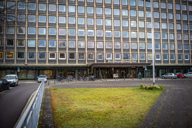 Hamburg Harvestehude Eimsbüttel: Grindelberg , Bezirksamt Hamburg