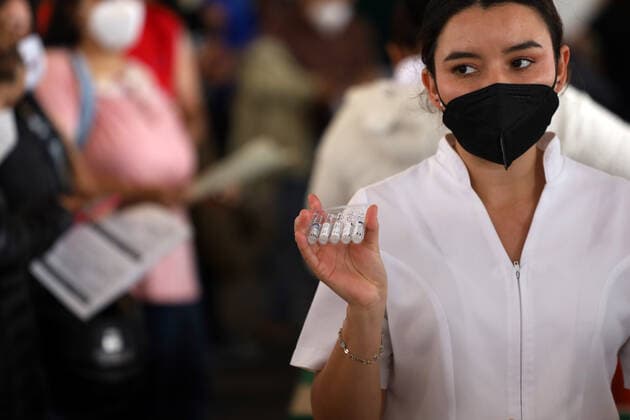 Sputnik V Booster Vaccination Campaign MEXICO CITY, MEXICO - FEBRUARY 1, 2022: A nurse shows vials of the booster dose of Sputnik V vaccine inside Campo Marte during the vaccination campaign to prevent infections of Covid-19 variants. On February 1, 2022 in Mexico City; Mexico. (Photo by Luis Barron Eyepix Group) Copyright: xLuisxBarronx xEyepixxGroupx EYEPIXGROUP_LB_01022022_55230