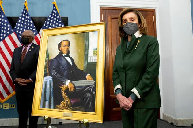 Bilder des Jahres 2022, News 02 Februar News Themen der Woche News Bilder des Tages February 3, 2022, Washington, District of Columbia, USA: Speaker of the United States House of Representatives Nancy Pelosi (Democrat of California), right, stands beside a portrait of Joseph H. Rainey, as US House Majority Whip James Clyburn (Democrat of South Carolina), left, looks on during an unveiling ceremony for the Joseph H. Rainey Room, in the US Capitol in Washington, DC, USA, 03 February 2022. Former US Representative Joseph H. Rainey (Republican of South Carolina) was the first black person to serve in the United States House of Representatives Washington USA - ZUMAs152 20220203_zaa_s152_206 Copyright: xMichaelxReynoldsx-xPoolxviaxCNPx