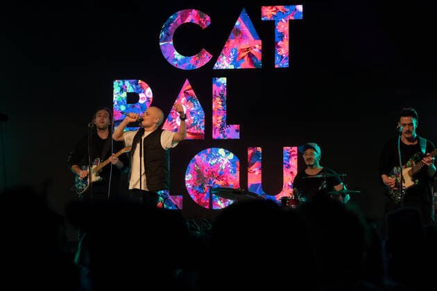 Die Kölner Mundart Band Cat Ballou beim Live Auftritt auf dem Karnevalskonzert von BonnLive am Westwerk in Bonn BonnLive ist eine Kooperation zwischen der fünfdrei Eventagentur und Rheinevents, 04.02.2022 Bonn Weststadt NRW Deutschland
