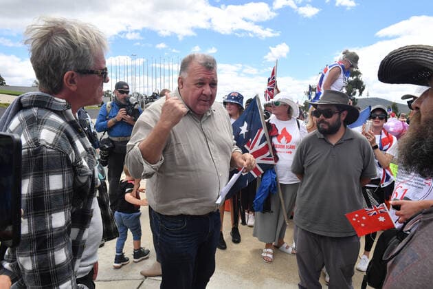COVID19 VACCINATION PROTEST CANBERRA, **RE-TRANSMISSION TO CORRECT NAME** United Australia Party leader Craig Kelly at an anti-vaccination rally outside Parliament House in Canberra, Saturday, February 5, 2022. ( NO ARCHIVING, EDITORIAL USE ONLY, NO USE IN BOOKS WITHOUT CONSENT CANBERRA ACT AUSTRALIA  Copyright: xMICKxTSIKASx 20220205001620113028