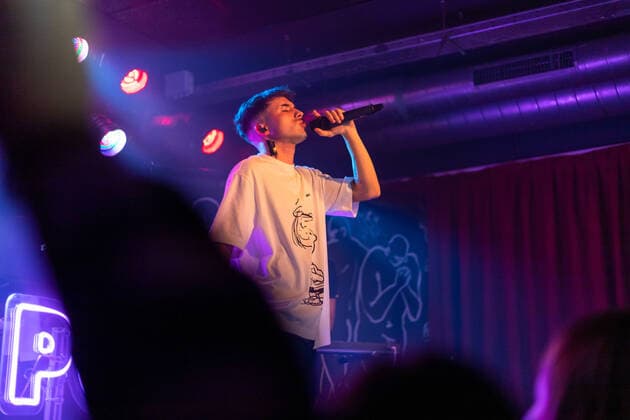 Pole performs live in Seville, Spain. Seville, Spain. 4th, February 2022. The Spanish singer Pole performs a live concert at Sala X in Seville. Seville Andalusia Spain  Copyright: xGonzalesxPhoto MarioxDiazxRaserox