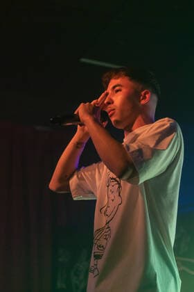 Pole performs live in Seville, Spain. Seville, Spain. 4th, February 2022. The Spanish singer Pole performs a live concert at Sala X in Seville. Seville Andalusia Spain  Copyright: xGonzalesxPhoto MarioxDiazxRaserox