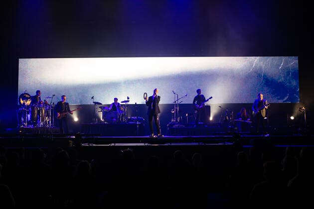 Madrugada live in Oslo, Norway Oslo, Norway. 04th, February 2022. The Norwegian rock band Madrugada performs a live concert at Oslo Spektrum in Oslo. Here singer and songwriter Sivert Hoyem is seen live on stage. Oslo Norway  Copyright: xGonzalesxPhoto Per-OttoxOppix
