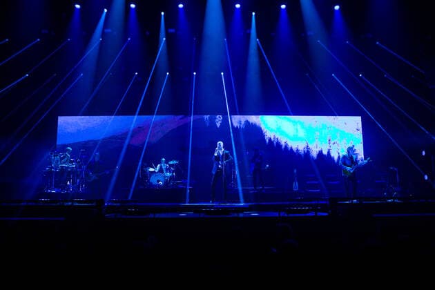 Madrugada live in Oslo, Norway Oslo, Norway. 04th, February 2022. The Norwegian rock band Madrugada performs a live concert at Oslo Spektrum in Oslo. Here singer and songwriter Sivert Hoyem is seen live on stage. Oslo Norway  Copyright: xGonzalesxPhoto Per-OttoxOppix