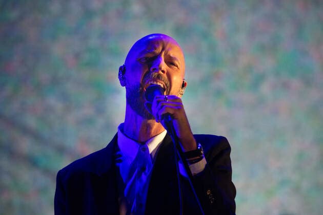 Madrugada live in Oslo, Norway Oslo, Norway. 04th, February 2022. The Norwegian rock band Madrugada performs a live concert at Oslo Spektrum in Oslo. Here singer and songwriter Sivert Hoyem is seen live on stage. Oslo Norway  Copyright: xGonzalesxPhoto Per-OttoxOppix