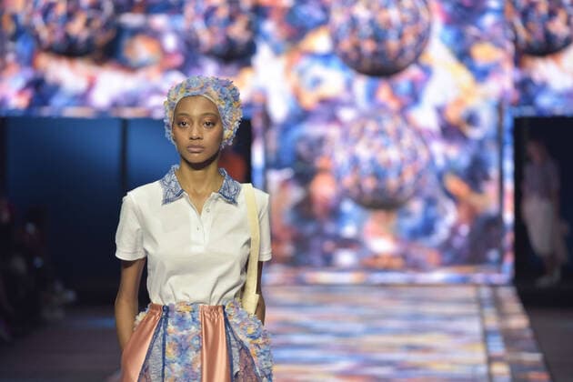 Bilder des Jahres 2022, Entertainment 02 Februar Entertainment Themen der Woche KW05 Altaroma 2022 A model walks the runway at the AnnaGiulia Firenze fashion show during Altroma 2022 at Cinecitta Studios on Febraury 04,2022& xD;& xA;Rome, Italy Rome Italy  Copyright: xRobertoxBettacchix originalFilename: livemedia-altaroma220204_npIDy.jpg