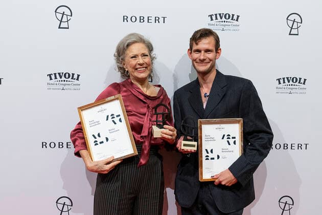 Birthe Neumann wins AArets female lead for the Covenant and Simon Bennebjerg wins AArets male lead for the Covenant  Copyright: ClausxBechx Cop102 spdk20220205-213727-L