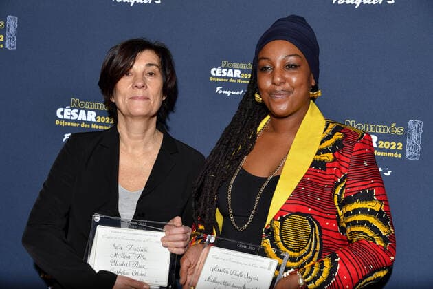 Frankreich, nationaler Filmpreis Cesar - Bekanntgabe der Nominierungen Catherine Corsini, Aissatou Dialo Sagna - Dejeuner des nommes aux Cesar 2022 au Fouquet s a Paris CELEBRITES : Dejeuner des nommes aux Cesar 2022 au Fouquet s - Paris - 06 02 2022 LionelUrman Panoramic 
