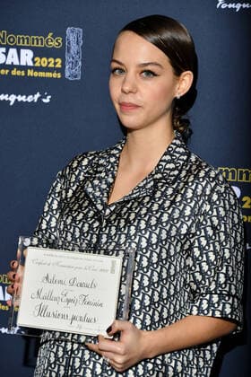 Frankreich, nationaler Filmpreis Cesar - Bekanntgabe der Nominierungen Salome Dewaels - Dejeuner des nommes aux Cesar 2022 au Fouquet s a Paris CELEBRITES : Dejeuner des nommes aux Cesar 2022 au Fouquet s - Paris - 06 02 2022 LionelUrman Panoramic 