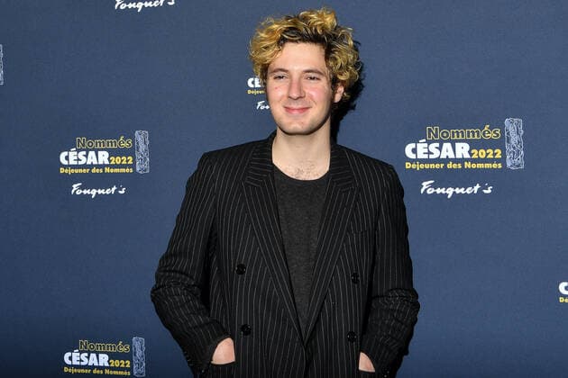 Frankreich, nationaler Filmpreis Cesar - Bekanntgabe der Nominierungen Vincent Lacoste - Dejeuner des nommes aux Cesar 2022 au Fouquet s a Paris CELEBRITES : Dejeuner des nommes aux Cesar 2022 au Fouquet s - Paris - 06 02 2022 LionelUrman Panoramic 