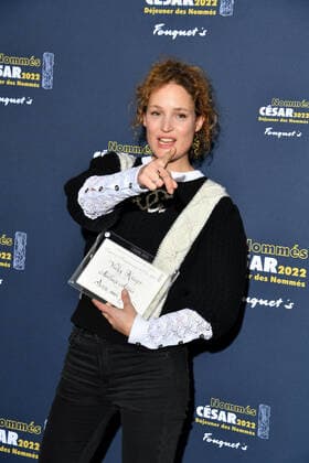 Vicky Krieps - Dejeuner des nommes aux Cesar 2022 au Fouquet s a Paris CELEBRITES : Dejeuner des nommes aux Cesar 2022 au Fouquet s - Paris - 06 02 2022 LionelUrman Panoramic 