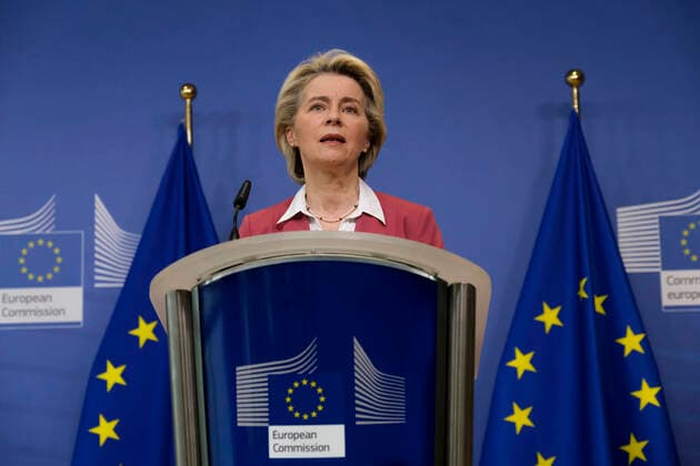 News Themen der Woche KW06 News Bilder des Tages February 8, 2022, Brussels, Brussels Capital Region, Belgium: European Commission President Ursula von der LEYEN gives a press statement on the European Chips Act at the EU Commission headquarters in Brussels, Belgium, February 8, 2022. Brussels Belgium - ZUMAp236 20220208_zih_p236_004 Copyright: xAlexandrosxMichailidisx-xPoolx