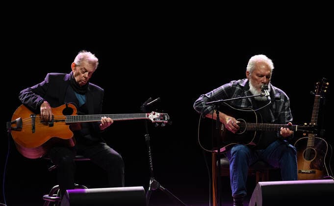 February 8, 2022, Orlando, Florida, United States: Jack Casady (L) and Jorma Kaukonen of Hot Tuna perform at The Plaza Live in Orlando. Casady and Kaukonen are founding members of the psychedelic rock band, Jefferson Airplane. Orlando United States - ZUMAs197 20220208_zaa_s197_348 Copyright: xPaulxHennessyx
