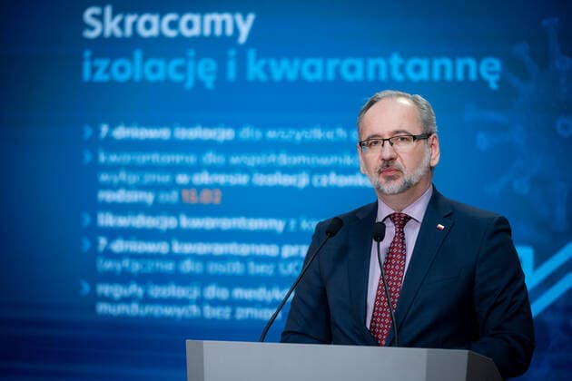 Poland Cuts COVID Restrictions Minister of Health Adam Niedzielski during the press conference announced a cut to the isolation period for people infected with the coronavirus and looser quarantine rules. Warsaw, Poland, on 9 February 2022 Warsaw Mazowsze Poland  Copyright: xMateuszxWlodarczykx originalFilename: wlodarczyk-polandcu220209_npQ90.jpg