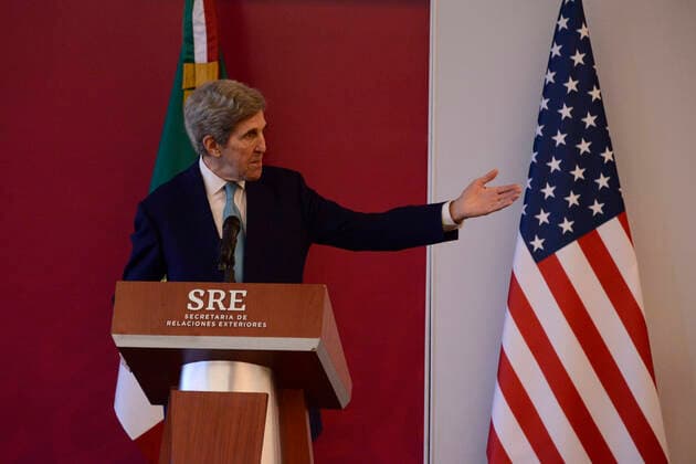 John Kerry Working Visit To Mexico MEXICO CITY, MEXICO - FEBRUARY 9, 2022: John Kerry, US Special Presidential Envoy for Climate, gesticulates while speak during a press conference to discuss climate change and electricity reform at the Foreign Office. On February 9, 2022 in Mexico City, Mexico. (Photo by Carlos Tischler Eyepix Group) Copyright: xCarlosxTischlerx xEyepixxGroupx EYEPIX_CT_09022022_55529