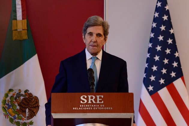 John Kerry Working Visit To Mexico MEXICO CITY, MEXICO - FEBRUARY 9, 2022: John Kerry, US Special Presidential Envoy for Climate, gesticulates while speak during a press conference to discuss climate change and electricity reform at the Foreign Office. On February 9, 2022 in Mexico City, Mexico. (Photo by Carlos Tischler Eyepix Group) Copyright: xCarlosxTischlerx xEyepixxGroupx EYEPIX_CT_09022022_55533