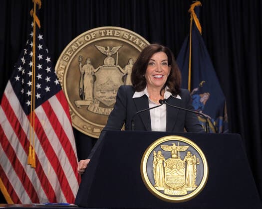 News Themen der Woche KW06 News Bilder des Tages February 9, 2022, New York, New York, USA: New York State Governor Kathy Hochul speaks during a Covid-19 press conference on 09 Feb 2022. Governor Hochul announced the end of the New York state indoor mask mandate, effective tomorrow February 10th. Masks will still be required at schools, nursing homes, hospitals, bus and train stations. The mask mandate for schools will be evaluated upon return from winter break. New York USA - ZUMAr334 20220209_znp_r334_012 Copyright: xDebraxL.xRothenbergx