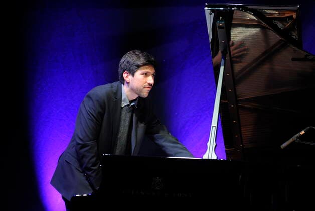 Der brasilianische Jazz-Pianist Henrique Gomide in der Essener Philharmonie. Brazilian jazz pianist Henrique Gomide at the Philharmonie Essen. Essen NRW DEU;DE;GERMANY;DEUTSCHLAND;ALLEMAGNE