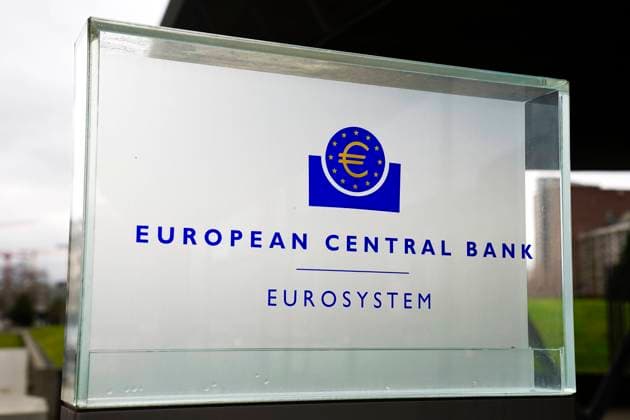 Europaeische Zentralbank Frankfurt Gebaeude des Hauptsitz der Europaeischen Zentralbank in Frankfurt bei duesteren bewoelkten Wetter Frankfurt Hessen Deutschland *** European Central Bank Frankfurt European Central Bank Headquarters Building in Frankfurt in dark cloudy weather Frankfurt Hesse Germany
