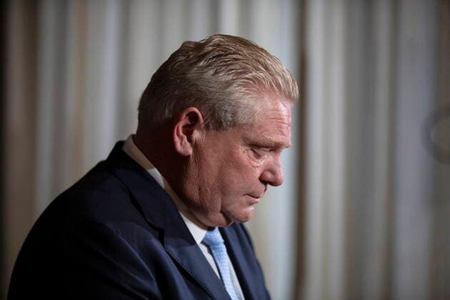 Kanada, Pressekonferenz zum Notstand in Ontario February 11, 2022, TORONTO, ON, CAN: Ontario Premier Doug Ford attends a news conference at the Queens Park Legislature, in Toronto, on Friday, February 11, 2022. Ford says he is declaring a state of emergency in response to ongoing blockades in Ottawa and Windsor, Ont. TORONTO CAN  - ZUMAc35_ 20220211_zaf_c35_103 Copyright: xChrisxYoungx