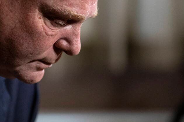 Kanada, Pressekonferenz zum Notstand in Ontario February 11, 2022, TORONTO, ON, CAN: Ontario Premier Doug Ford attends a news conference at the Queens Park Legislature, in Toronto, on Friday, February 11, 2022. Ford says he is declaring a state of emergency in response to ongoing blockades in Ottawa and Windsor, Ont. TORONTO CAN  - ZUMAc35_ 20220211_zaf_c35_112 Copyright: xChrisxYoungx