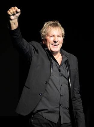 Entertainment Bilder des Tages Die große Schlager Hitparade 2022 Unterhaltung: Die große Schlager Hitparade 2022 am 11.02.2022 in Duisburg (Nordrhein-Westfalen). Bernhard Brink steht in Duisburg auf der Bühne Duisburg Rheinhausen-Halle Nordrhein-Westfalen Deutschland Copyright: xMarcoxSteinbrenner Kirchner-Mediax