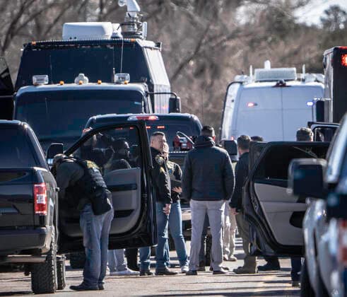 February 11, 2022, Sedillo, New Mexico, USA: Abq Journal.Several agencies including BCSO, APD, FBI, DEA as well as NM State Police responded to a scene where a State Trooper was shot and wounded near Sedillo Hill, New Mexico just east of Albuquerque Friday morning. .Sedillo, New Mexico Albuquerque Journal. Sedillo USA - ZUMAab1_ 20220211_zaf_ab1_004 Copyright: xRobertoxE.xRosalesx