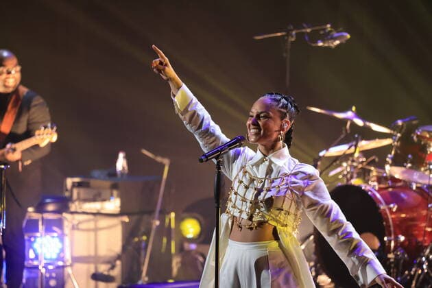 (220212) -- ALULA, Feb. 12, 2022 -- Alicia Keys performs during the One Night Only concert in AlUla, Saudi Arabia, Feb. 11, 2022. ) SAUDI ARABIA-ALULA-CONCERT-ALICIA KEYS WangxHaizhou 
