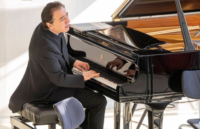 8. Mainzer Komponistenportrait mit Fazil Say Kammerkonzert im Staatstheater Mainz, Fazil Say geboren am 14. Januar 1970 in Ankara, Türkei ist ein türkischer Pianist und Komponist. Say ist in der Türkei zudem ein bekannter Bürgerrechtsaktivist. 13.02.22