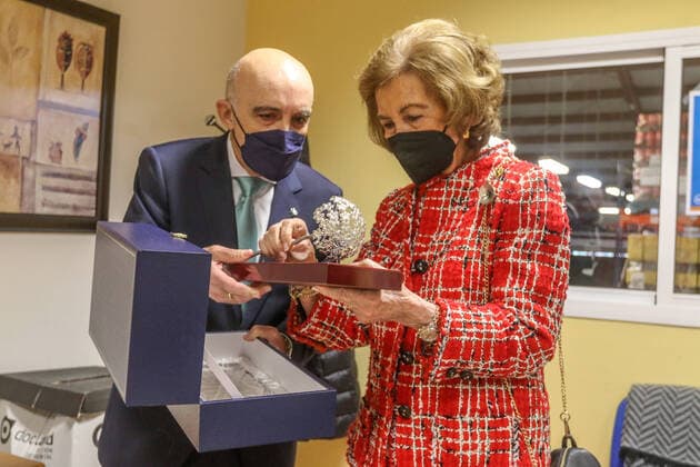 Bilder des Jahres 2022, Entertainment 02 Februar Entertainment Themen der Woche KW07 Entertainment Bilder des Tages February 14, 2022: February 14, 2022 (Malaga) Queen Emerita Sofia, executive president of the Foundation that bears her name, visited this Monday, February 14, the Association of Food Bank of the Costa del Sol (Bancosol) with the aim of knowing its daily management and operation. During the visit, he was interested in the work and social response being carried out by the COVID-19 pandemic association. - ZUMAc161 20220214_zap_c161_011 Copyright: xLorenzoxCarnerox