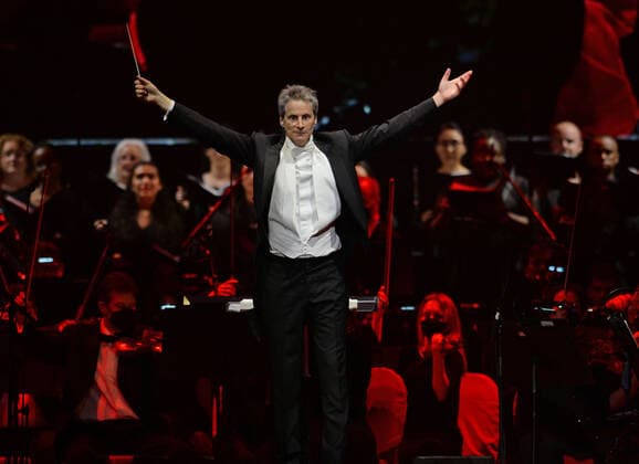 SUNRISE FL - FEBRUARY 14: Conductor Steven Mercurio performs with Andrea Bocelli during the Believe World Tour on Valentine s Day at The FLA Arena on February 14, 2022 in Sunrise, Florida. Copyright: xmpi04x