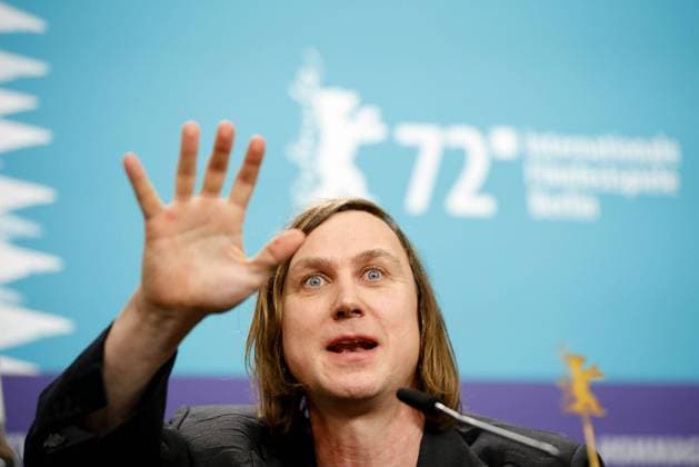 Bilder des Jahres 2022, Entertainment 02 Februar Entertainment Themen der Woche KW07 Entertainment Bilder des Tages Lars Eidinger, der Schauspieler bei der Pressekonferenz zum Kinofilm A Propos De Joan (About Joan) im Rahmen der 72. Internationale Filmfestspiele Berlinale am 15.02.2022 in Berlin A Propos De Joan Photo Call in Berlin *** Lars Eidinger, the actor at the press conference for the feature film A Propos De Joan About Joan at the 72 Berlinale International Film Festival on 15 02 2022 in Berlin A Propos De Joan Photo Call in Berlin 