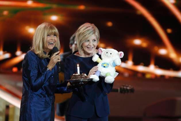 Lena Valaitis Carmen Nebel ZDF Willkommen bei Carmen_Nebel am 29. September 2018 live aus dem Velodrom in Berlin *** Lena Valaitis Carmen Fog ZDF Welcome at Carmen Fog on 29 September 2018 Live from the Velodrome in Berlin Copyright: xVISTAPRESSx xLanaxYassi