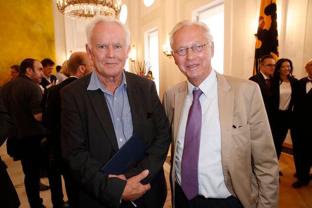Preisträger Jim Rakete mit Uwe-Karsten Heye Ordensverleihung zum Tag der Deutschen Einheit am 2. Oktober 2018 im Schloss Bellevue in Berlin *** Award Winner Jim Rocket with Uwe Karsten Heye Award of the Order to Day the Germans Unit on 2 October 2018 at Castle Bellevue in Berlin Copyright: xVISTAPRESSx xG.xChlebarov