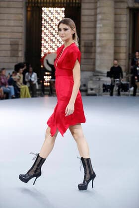 Stefanie Giesinger Le DÃ filÃ L™OrÃ al Paris L™OrÃ al Modenschau im Rahmen der Paris Fashion Week am 28. September 2019 im Monnaie de Paris Frankreich *** Stefanie Giesinger Le DÃ fil L™OrÃ Al Paris L™OrÃ Al Fashion show at Frame the Paris Fashion Week on 28 September 2019 at Monnaie de Paris France Copyright: xVISTAPRESSx xG.xChlebarov