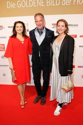 Heio von Stetten mit Ehefrau Elisabeth Romano bei der 13. Verleihung der Goldenen Bild der Frau im Stage Operettenhaus am 23. Oktober 2019 in Hamburg *** Heio from Stetten with Wife Elisabeth Romano at the 13 award Ceremony the Golden Picture the Woman at Stage Operetta House on 23 October 2019 in Hamburg Copyright: xVISTAPRESSx xWenzel