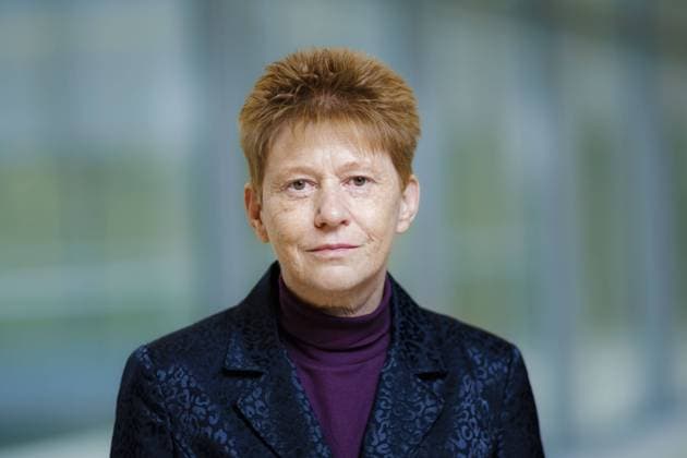 Petra Pau Die LINKE , Vice President of the German Bundestag, poses for a photo Berlin, 16 02 2022 Berlin Germany Copyright: xThomasxTrutschel photothek.dex