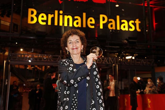 Ruth Beckermann, die Gewinnerin und Preisträgerin ( Encounters Award für ihren Film Mutzenbacher) beim Fototermin am Berlinale Palast vom International Film Festival Berlinale am 16.02.2022 in Berlin Berlinale 2022- Gewinner Photo Call
