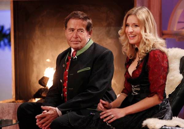 Stefanie Hertel mit Vater Eberhard Hertel Die groüe Show der Weihnachtslieder - Generalprobe am 24. November im CCS in Suhl *** Stefanie Hertel with Father Eberhard Hertel the GroÜe Show the Christmas Carols Dress rehearsal on 24 November at CCS in Suhl Copyright: xVISTAPRESS G.xChlebarov