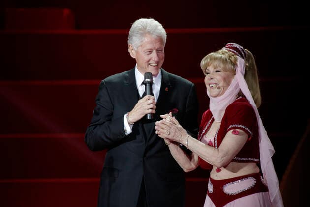 William J. Bill Clinton Barbara Eden Jeannie 21. Life Ball 2013 am 25. Mai 2013 am Rathausplatz in Wien *** William J Bill Clinton Barbara Eden Jeannie 21 Life Ball 2013 on 25 May 2013 on City Hall Square in Vienna Copyright: xVISTAPRESS G.xChlebarov